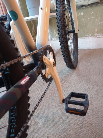 MTB Anabolic Blanco