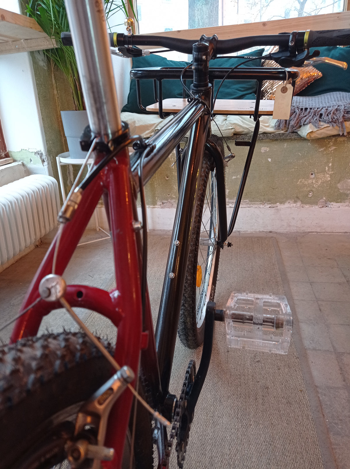 MTB Shadow Boxer Compact