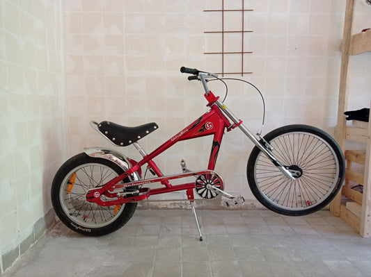 Schwinn Stingray cruiser